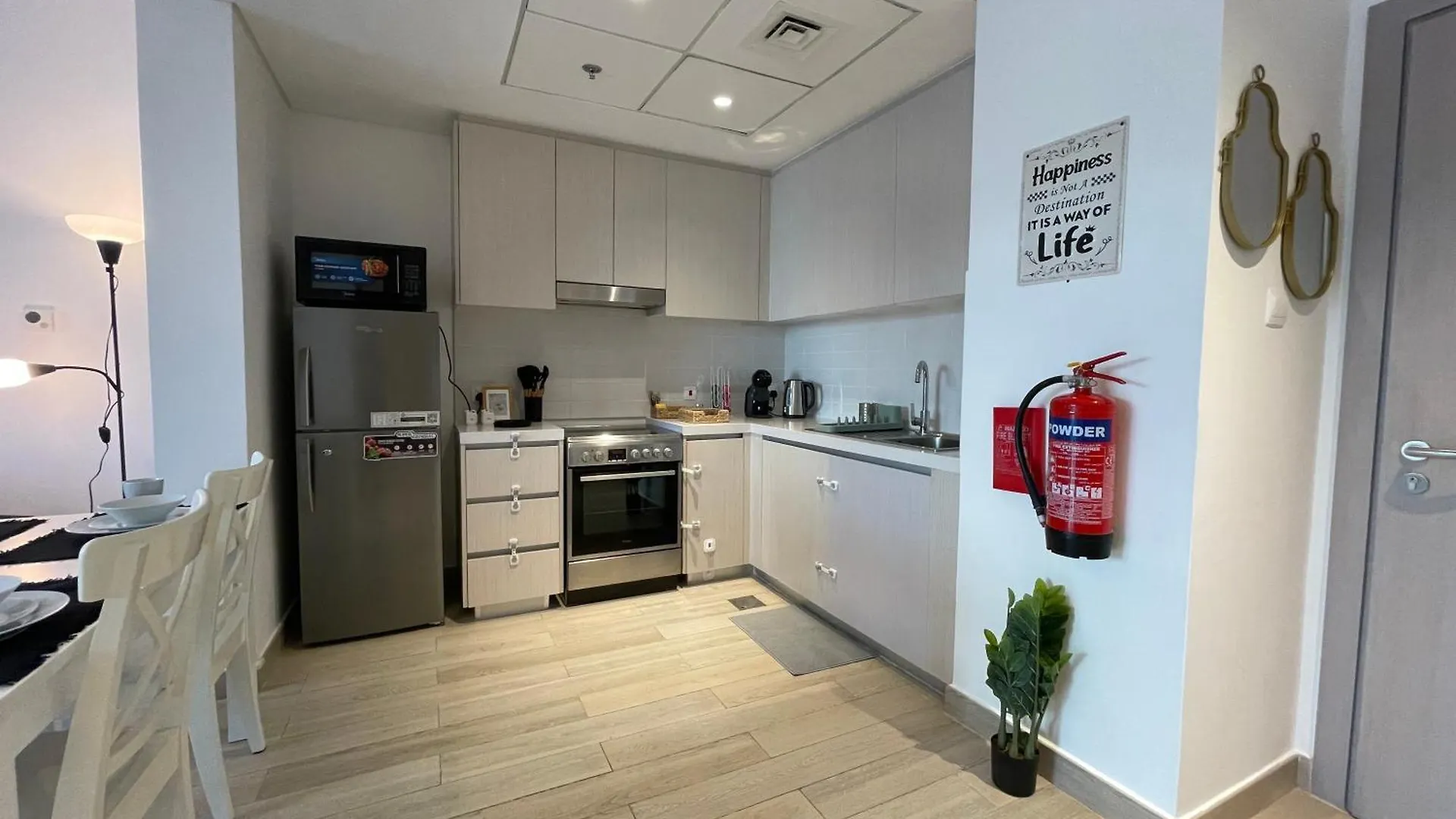 Apartment Daisy Hill 1Br Waters Edge Canal View Theme Parks Yas Island Abu Dhabi United Arab Emirates