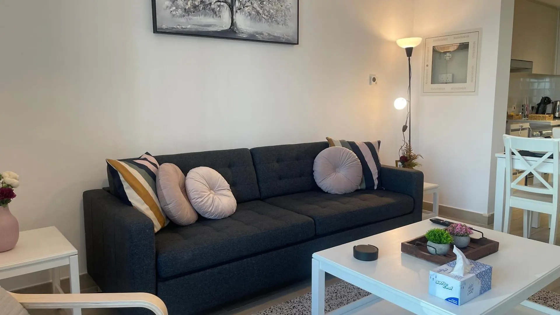 Daisy Hill 1Br Waters Edge Canal View Theme Parks Yas Island Abu Dhabi Apartment