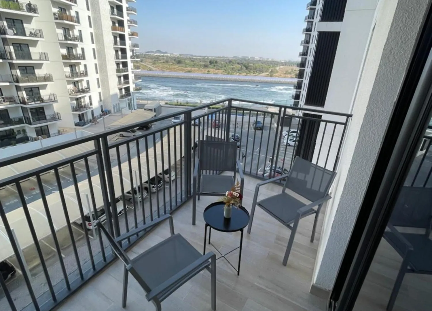 Daisy Hill 1Br Waters Edge Canal View Theme Parks Yas Island Abu Dhabi