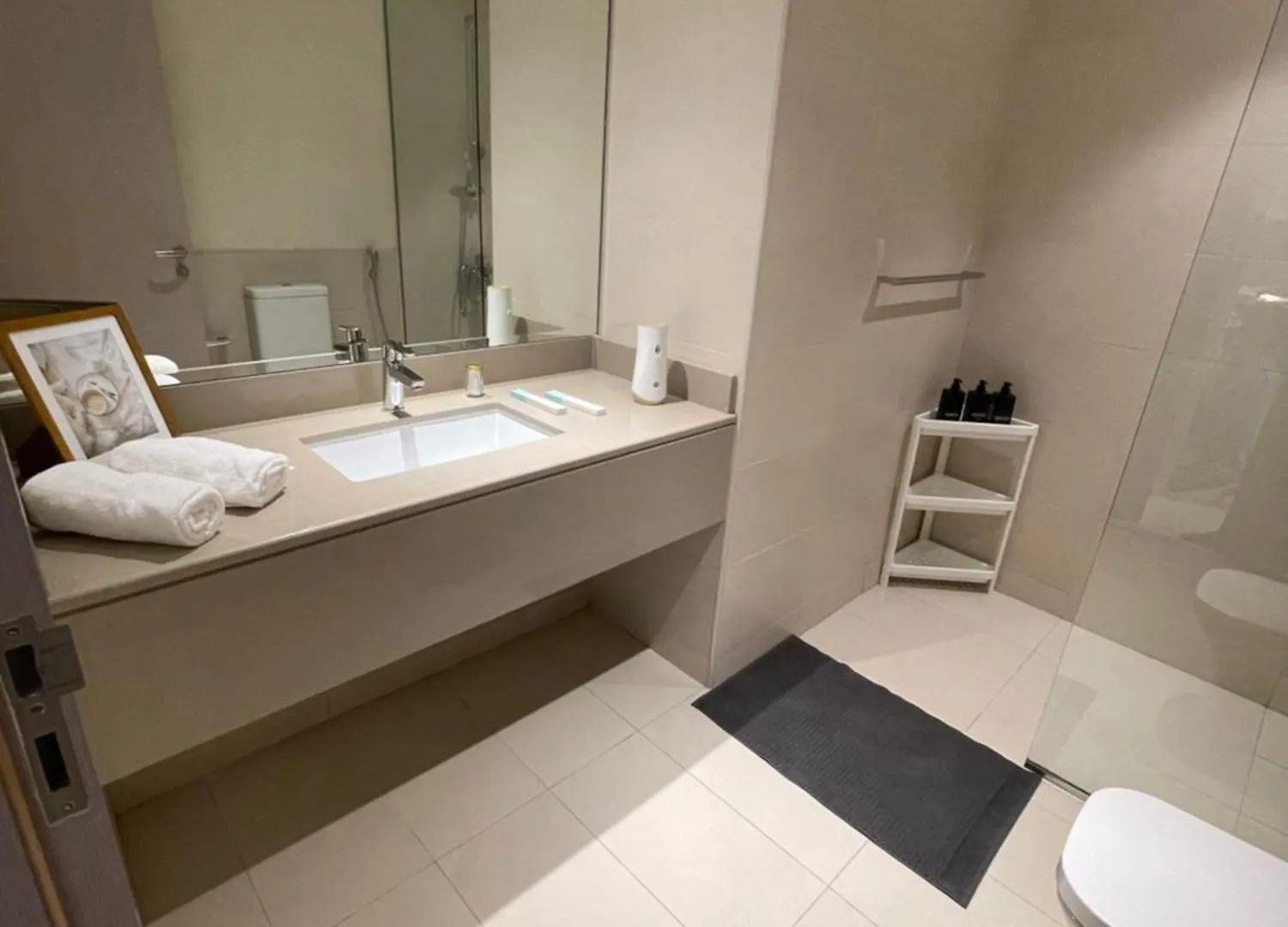 Apartment Daisy Hill 1Br Waters Edge Canal View Theme Parks Yas Island Abu Dhabi