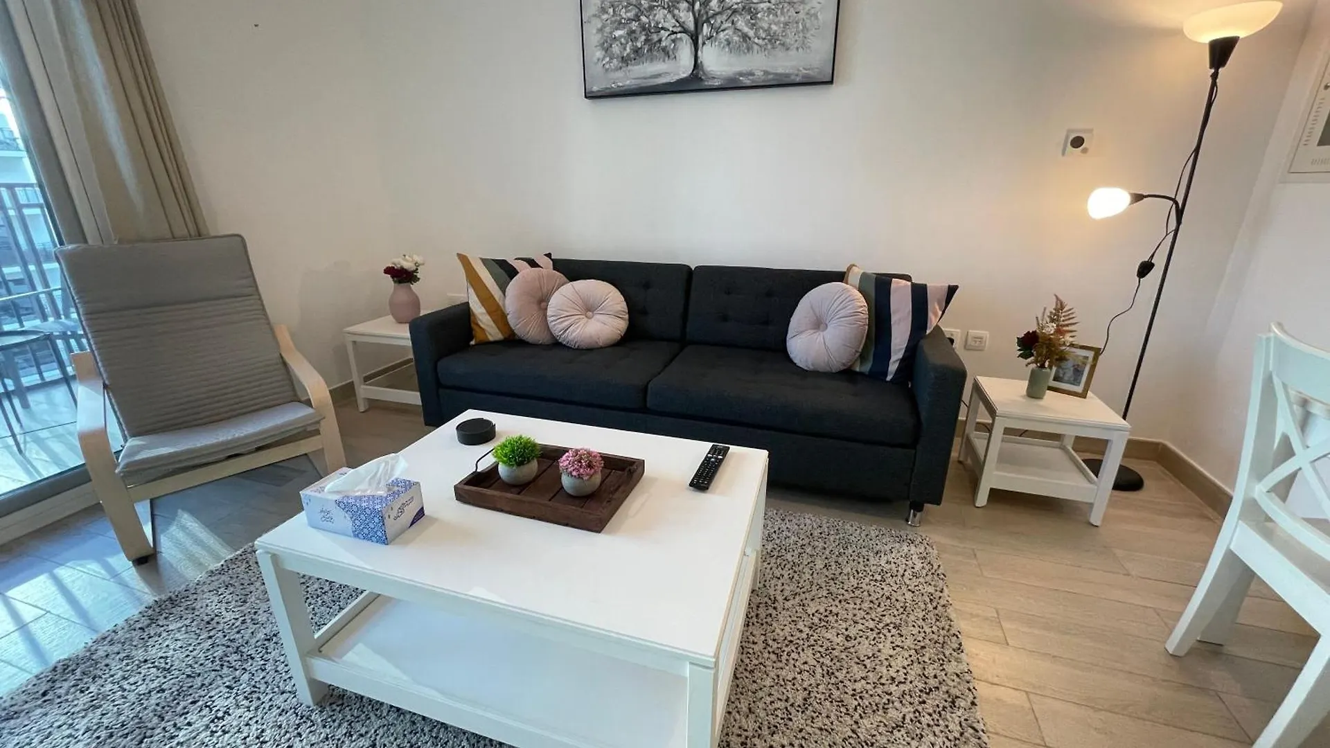 Daisy Hill 1Br Waters Edge Canal View Theme Parks Yas Island Abu Dhabi United Arab Emirates